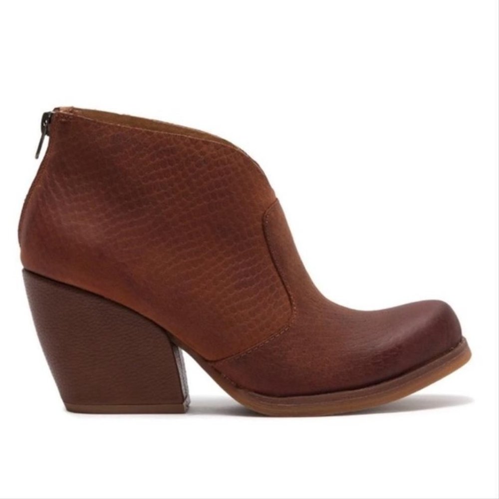 Korks Women's Cognac Brown Leather Snake Embossed Gemini Ankle Booties Size 8.5